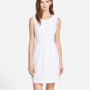 EUC Vineyard Vines White Eyelet Cutout Back Mini Dress